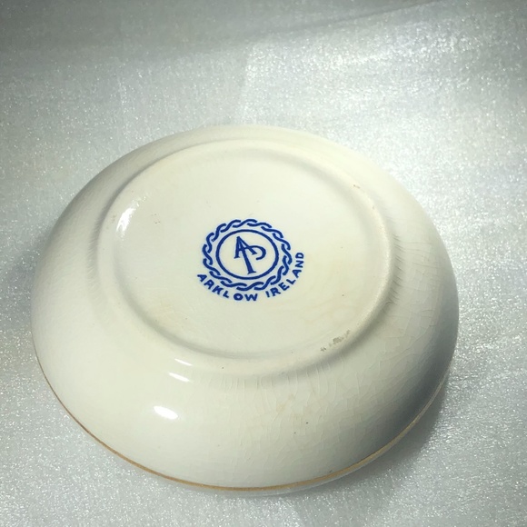 VINTAGE GREAT SOUTHERN HOTELS IRELAND WHITE CERAMIC WITH GOLD & BLUE ASHTRAY - Picture 10 of 15